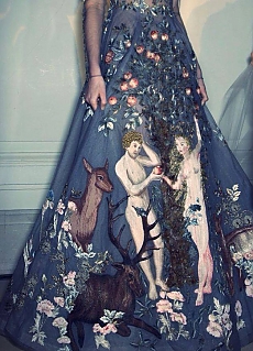 картина  Лукаса Кранаха на платье Haute Couture