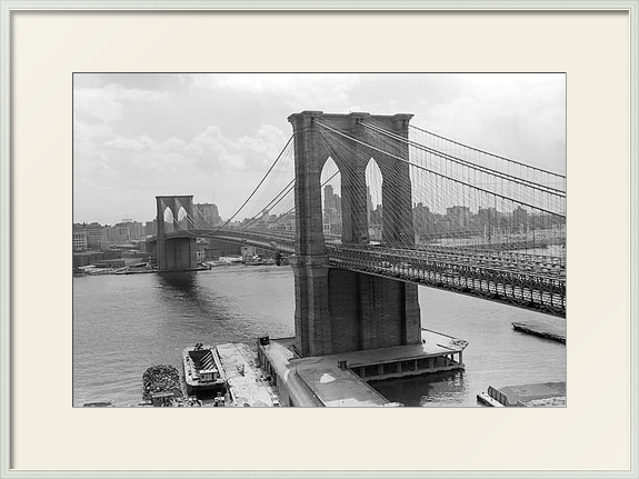 Ретро-фото бруклинского моста в раме с паспару