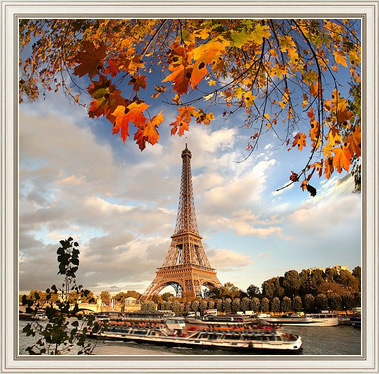 Франция. Осень в Париже с видом на Эйфелеву башню
